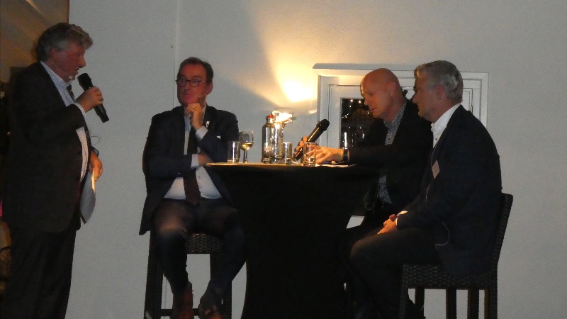 Een korte evaluatie van het jaar onder leiding van ZPPC Voorzitter Henk de Haas met (v.l.n.r.) Jan Lonink, John Dane en Jack Kloosterboer.